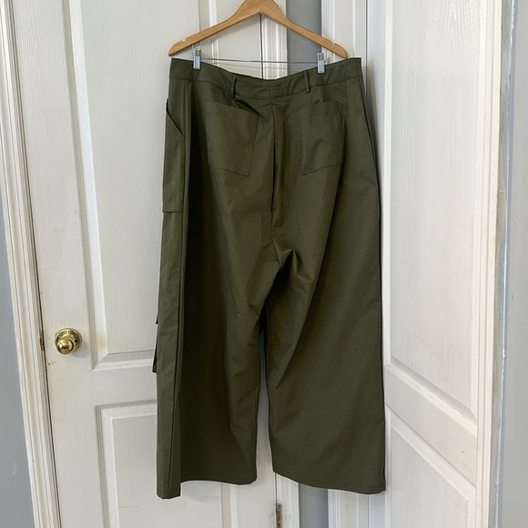Plus Size Olive Green Cargo Pants – Size 22 | Wide Leg Utility Style - Picture 5 of 7